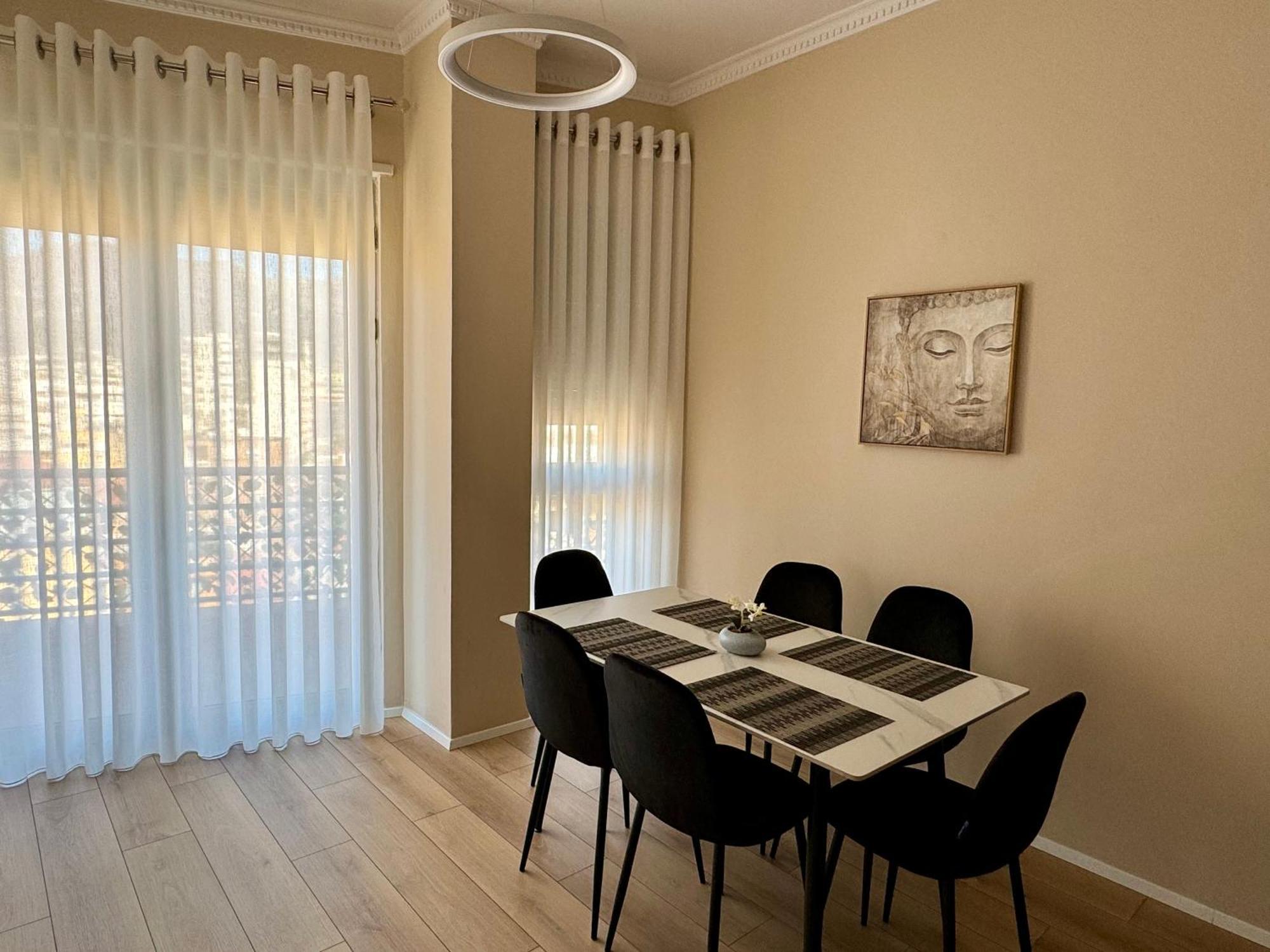 New Bazaar Cozy - 1 , 2 , 3 And 4 Apartament *