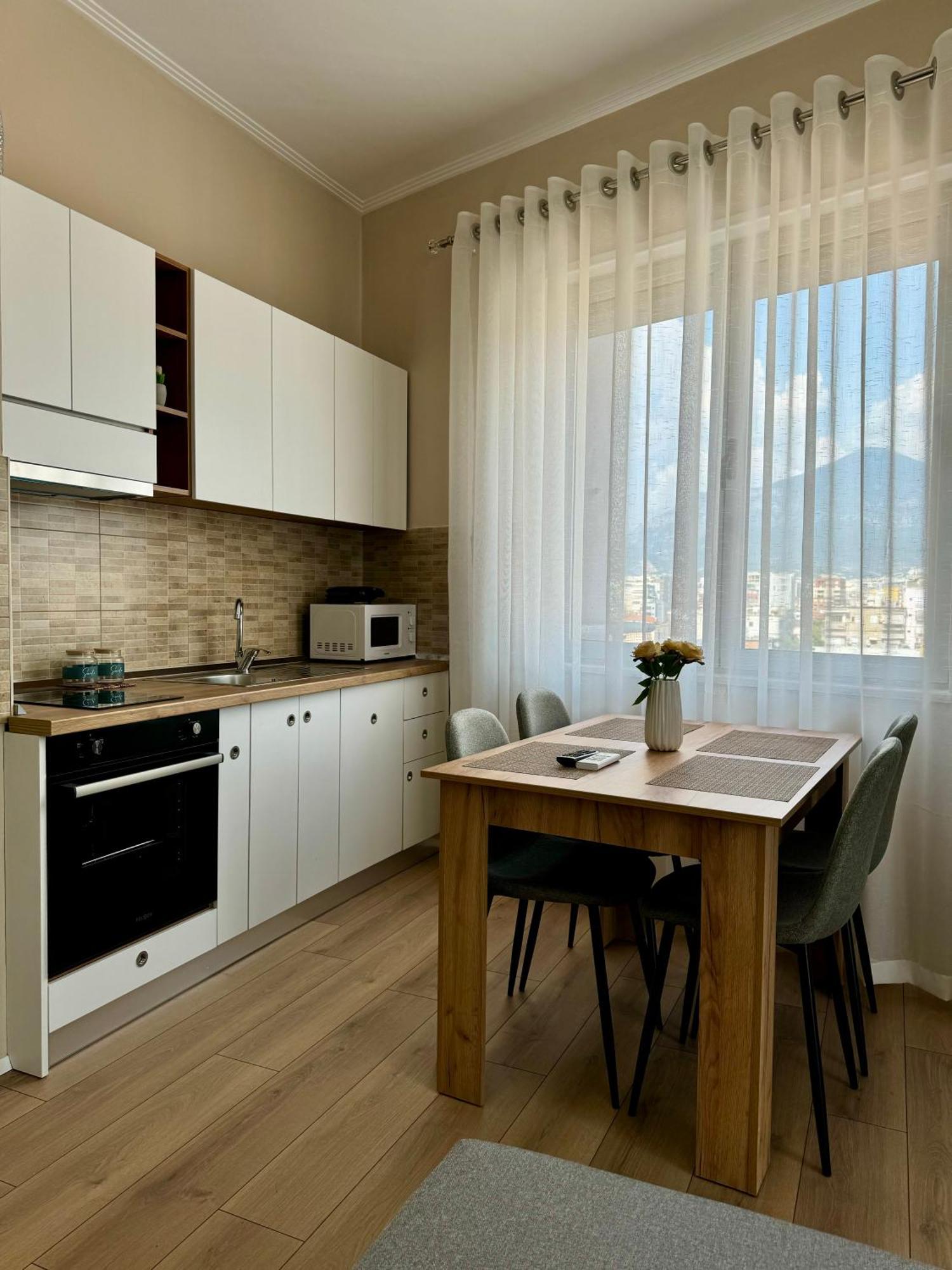 New Bazaar Cozy - 1 , 2 , 3 And 4 Apartament